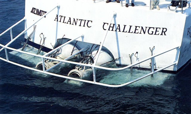 azimut-atlantic-challenger-water-jet-inverseurs-flux-orientable