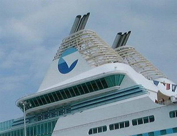 car-ferry-naopleon-bonaparte-cheminee-arriere-babord