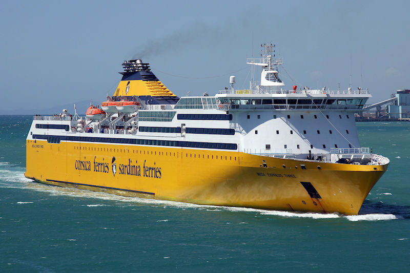 Car-ferry Mega Express Three de Corisica-feries
